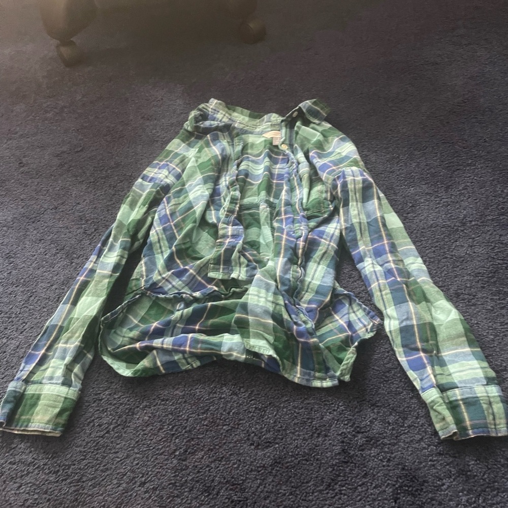 Old Navy plaid button shirt small petite